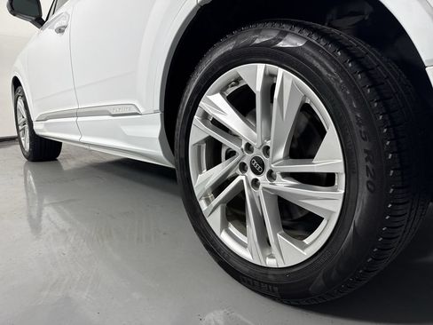 Used 2023 Audi Q7 2.0T Premium w/ Convenience Package AWD/4WD image 3