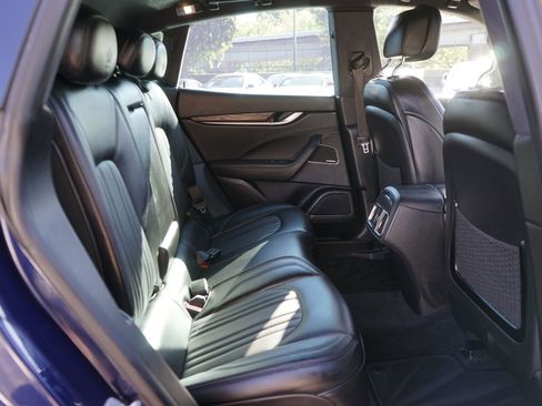 Used 2018 Maserati Levante GranLusso image 21