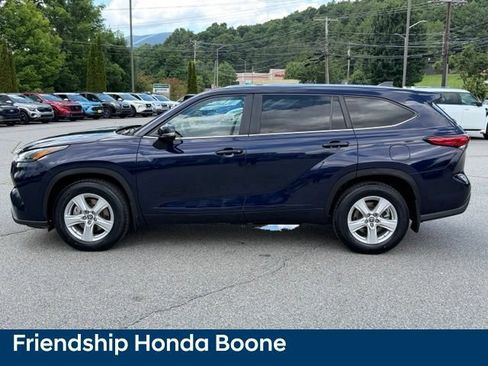 Used 2023 Toyota Highlander L AWD/4WD image 8