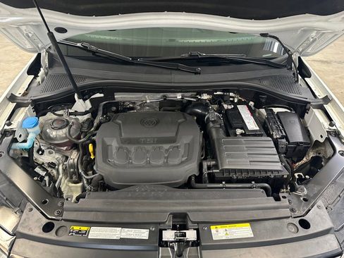 Used 2020 Volkswagen Tiguan S image 33