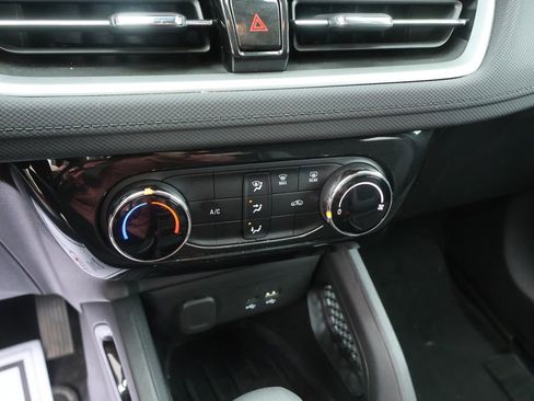 Used 2025 Chevrolet TrailBlazer LT image 31