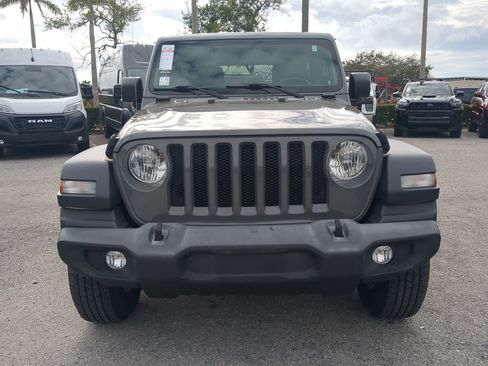 Used 2018 Jeep Wrangler Unlimited Sport S image 3