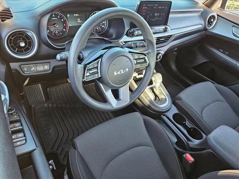 Used 2024 Kia Forte LXS w/ LXS Technology Package image 9