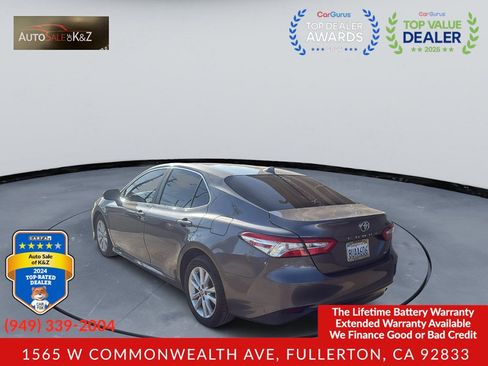 Used 2020 Toyota Camry LE FWD image 5
