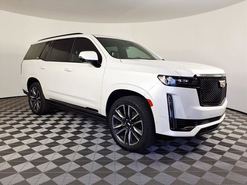 Certified 2022 Cadillac Escalade Sport Platinum w/ Heavy-Duty Trailer Package image 3