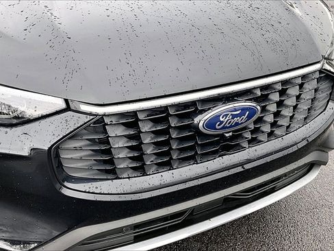 Used 2023 Ford Escape Platinum w/ Premium Technology Package image 29