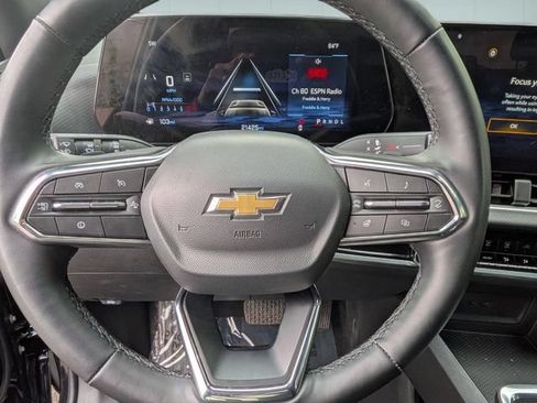 Used 2025 Chevrolet Equinox LT FWD image 18