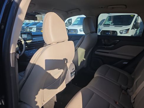 Used 2022 Lincoln Corsair AWD w/ Equipment Group 101A image 25