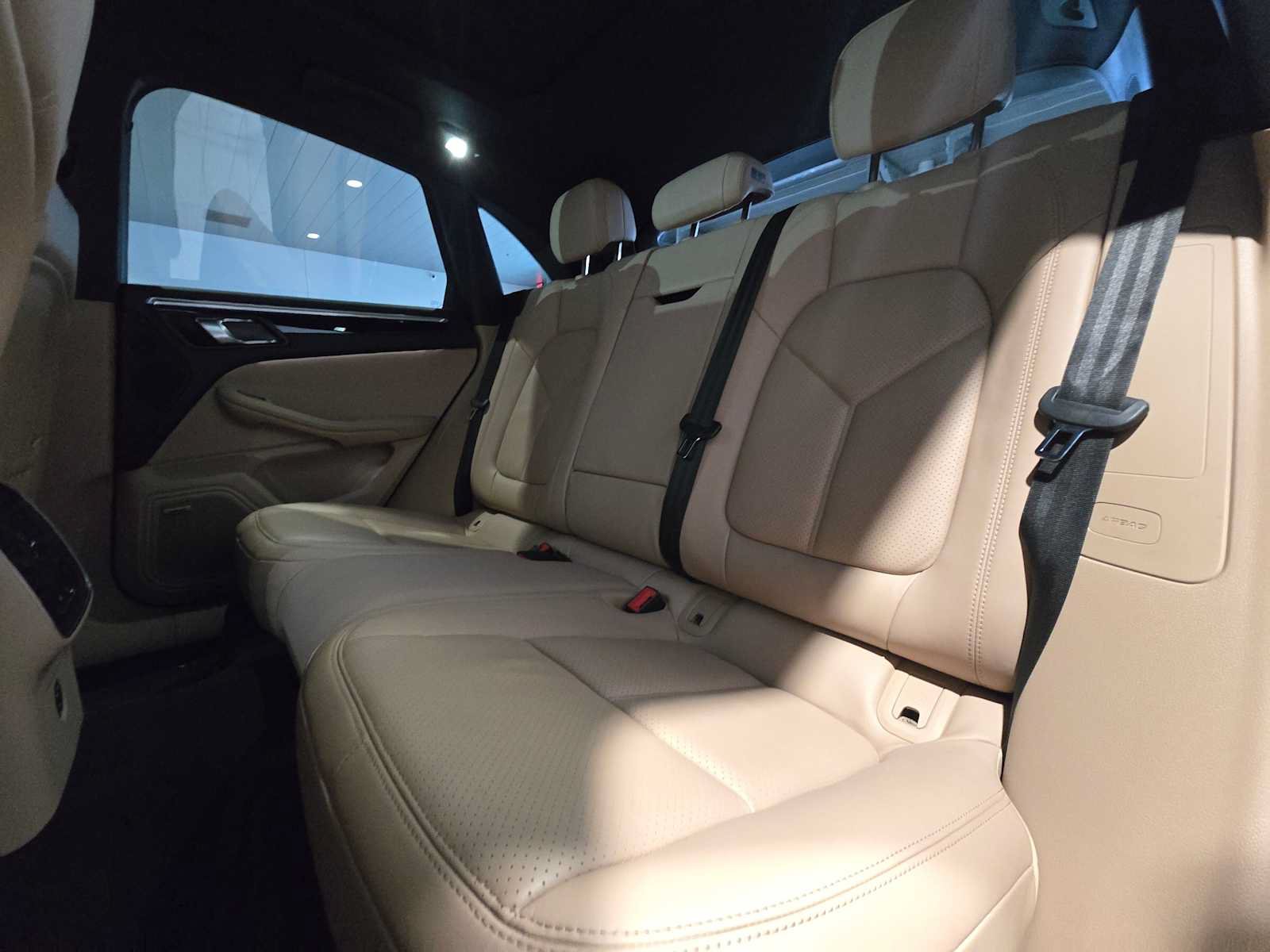 Used 2023 Porsche Macan S AWD/4WD image 18