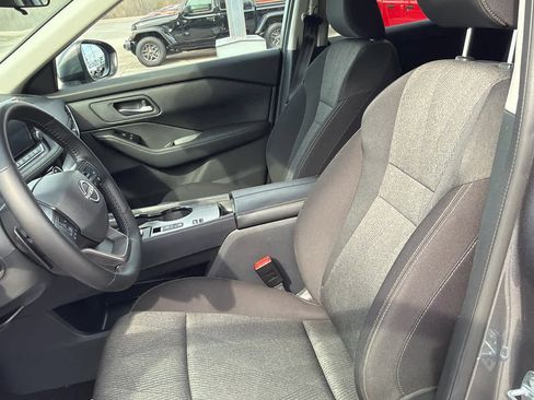 Used 2025 Nissan Rogue SV image 11