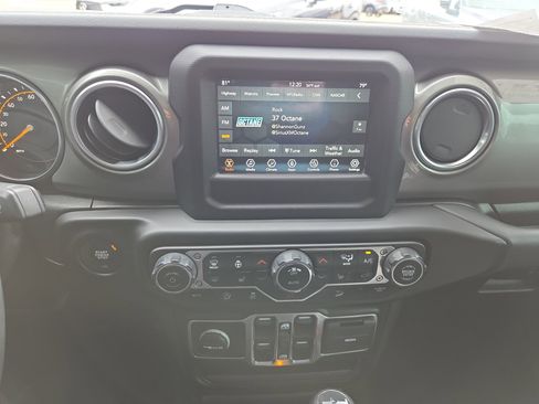 Used 2020 Jeep Wrangler Unlimited Sahara w/ Cold Weather Group image 13