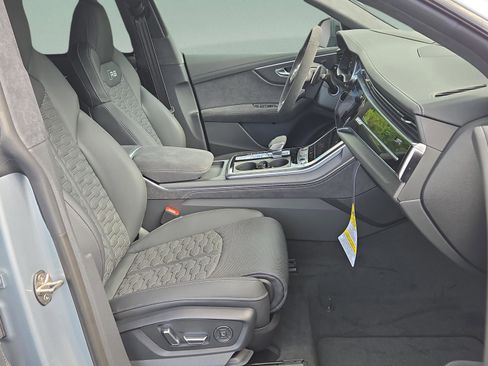 New 2025 Audi RS Q8 performance image 14