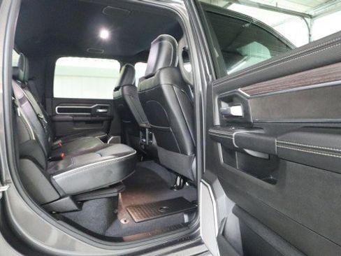 Used 2025 RAM 2500 Laramie AWD/4WD image 11