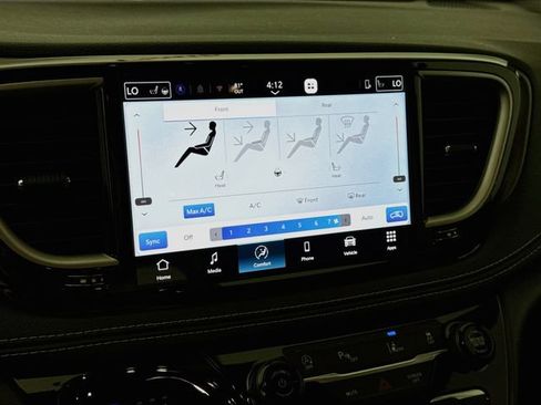 New 2027 Chrysler Pacifica Select FWD image 15