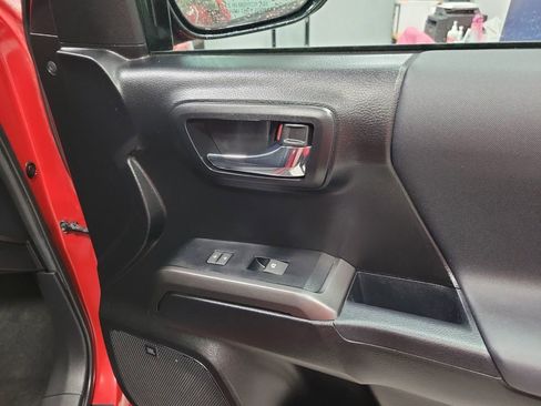 Used 2022 Toyota Tacoma TRD Sport image 27