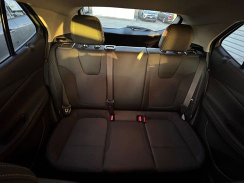 Used 2025 Buick Encore GX Preferred image 36