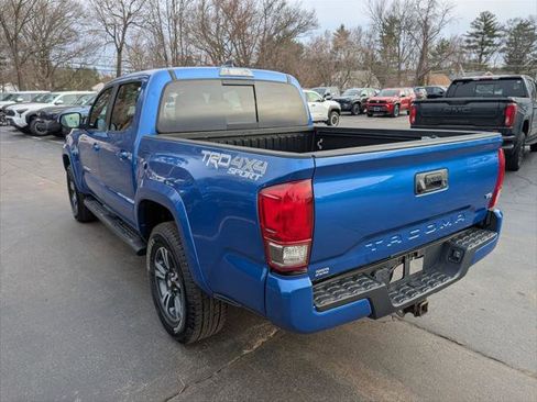 Certified 2017 Toyota Tacoma TRD Sport w/ Tow Package (A/T) AWD/4WD image 5