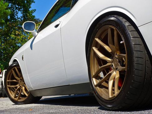Used 2015 Dodge Challenger SRT Hellcat RWD image 6