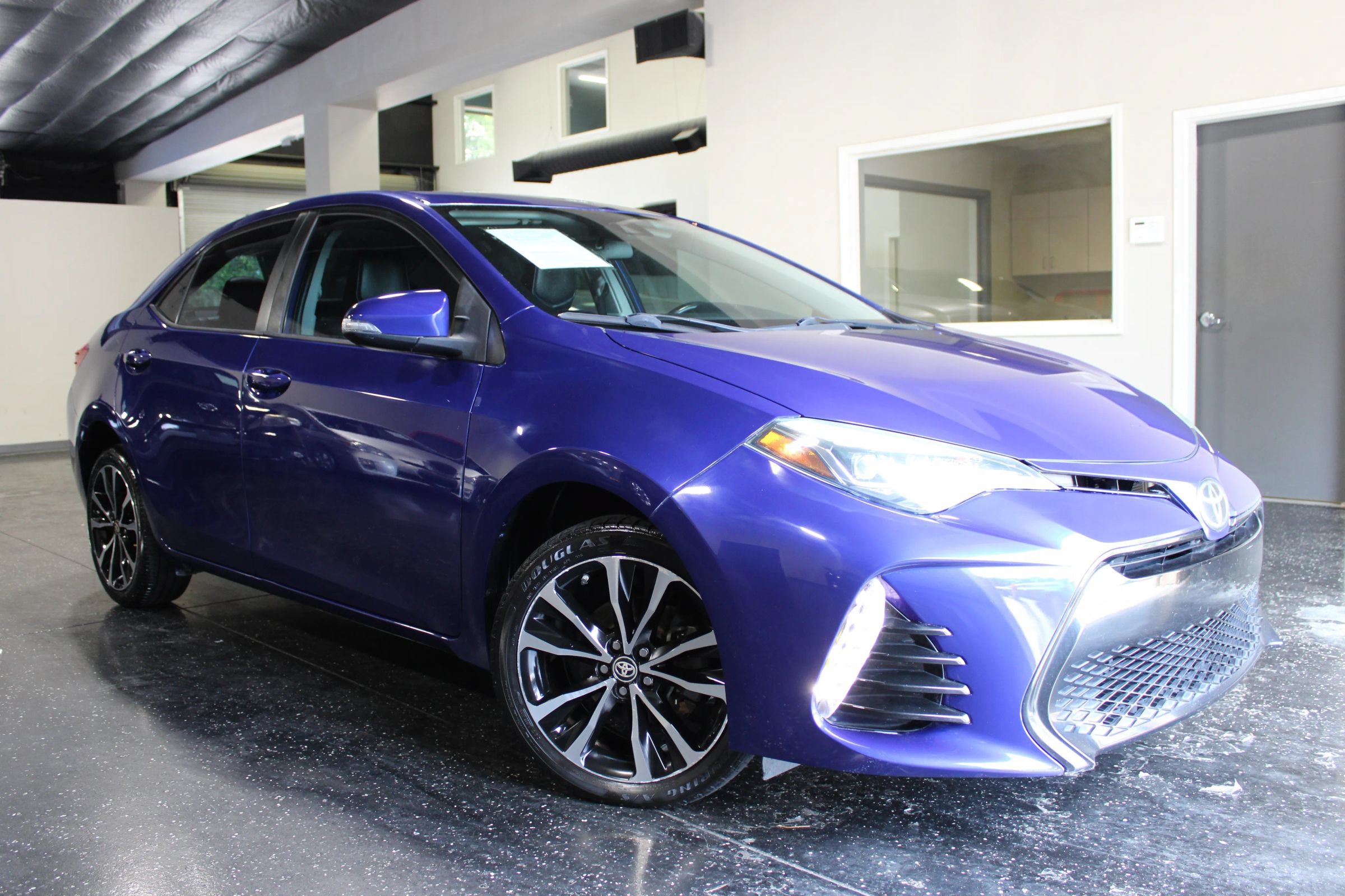 Used 2018 Toyota Corolla SE FWD image 33