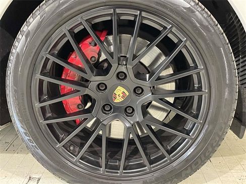 Used 2022 Porsche Cayenne GTS image 16