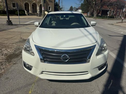 Used 2014 Nissan Altima 2.5 SL w/ Moonroof Package FWD image 9