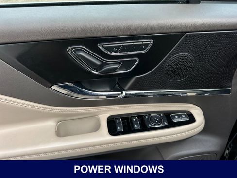 Used 2023 Lincoln Corsair Reserve w/ Equipment Group 201A FWD image 12