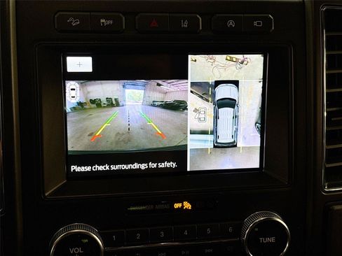 Used 2020 Ford Expedition Limited w/ Equipment Group 303A AWD/4WD image 14