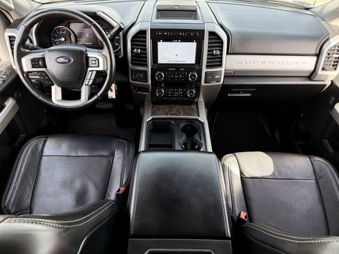 Used 2019 Ford F250 Lariat w/ Chrome Package image 11