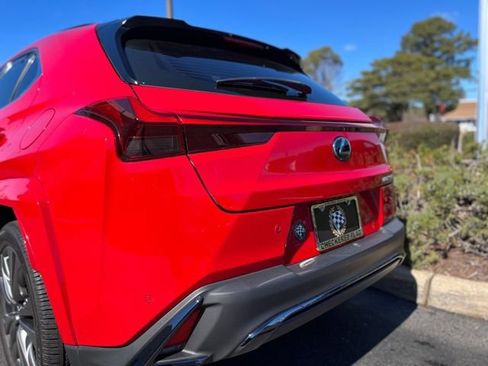 Used 2024 Lexus UX 250h F Sport image 9