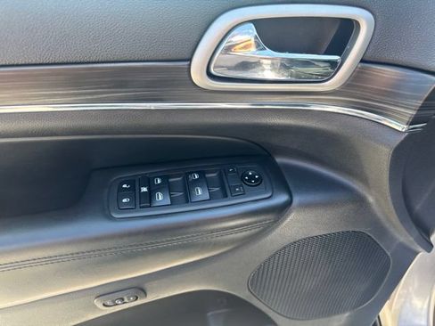 Used 2019 Jeep Grand Cherokee Limited w/ Luxury Group II AWD/4WD image 15
