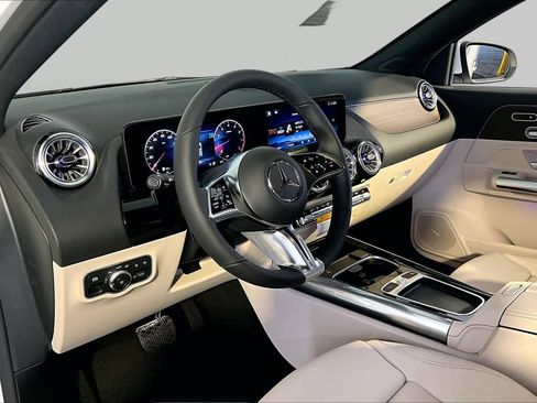 New 2026 Mercedes-Benz GLA 250 4MATIC image 9
