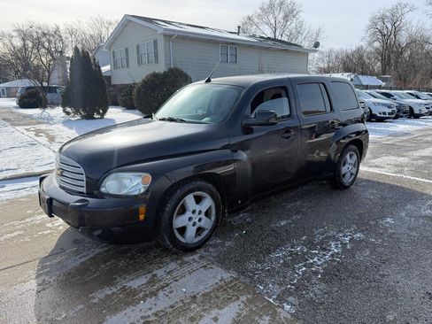 Used 2009 Chevrolet HHR LT image 2