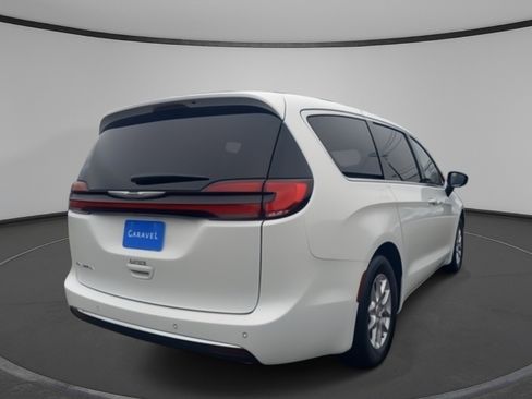New 2025 Chrysler Pacifica Select image 23