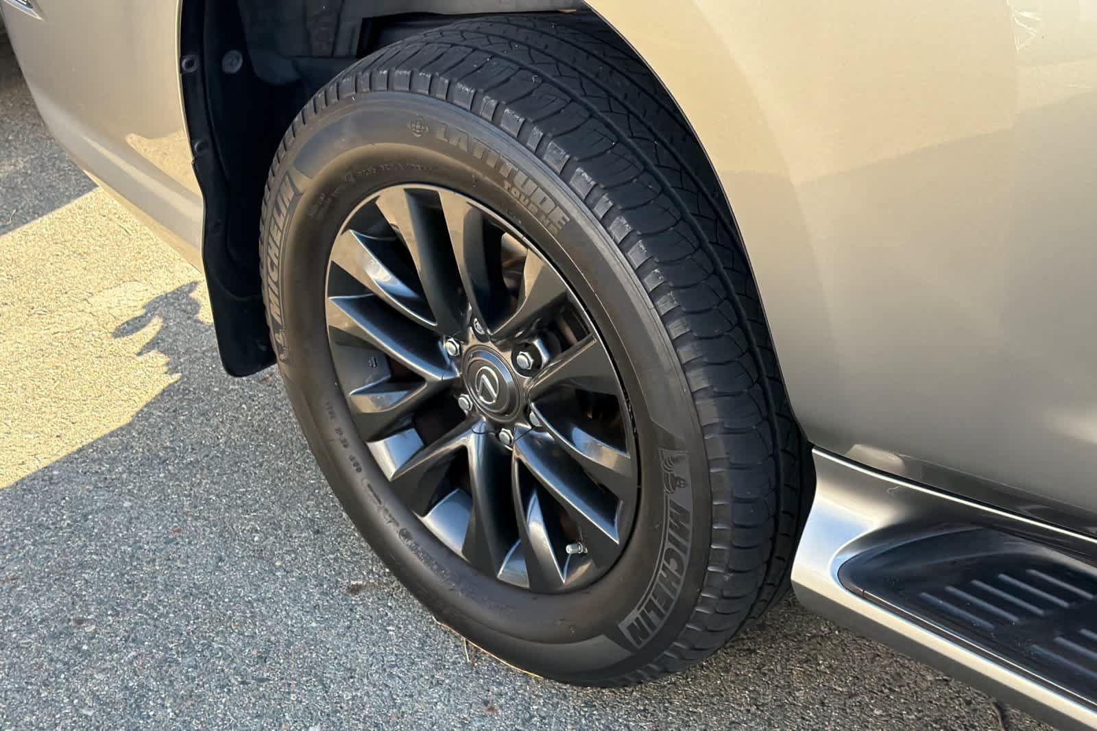 Used 2021 Lexus GX 460 Premium w/ Premium Package AWD/4WD image 13