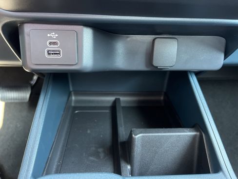 New 2025 Ford Maverick XL w/ Equipment Group 102A image 18