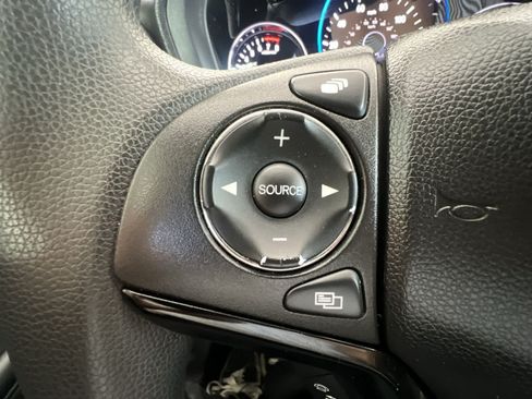 Used 2017 Honda HR-V EX image 23
