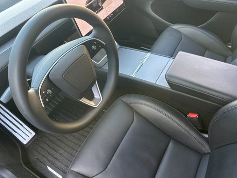 Used 2026 Tesla Model Y Long Range AWD/4WD image 10