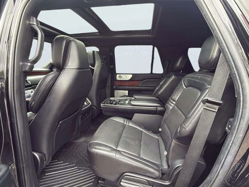Used 2020 Lincoln Navigator Reserve AWD/4WD image 21