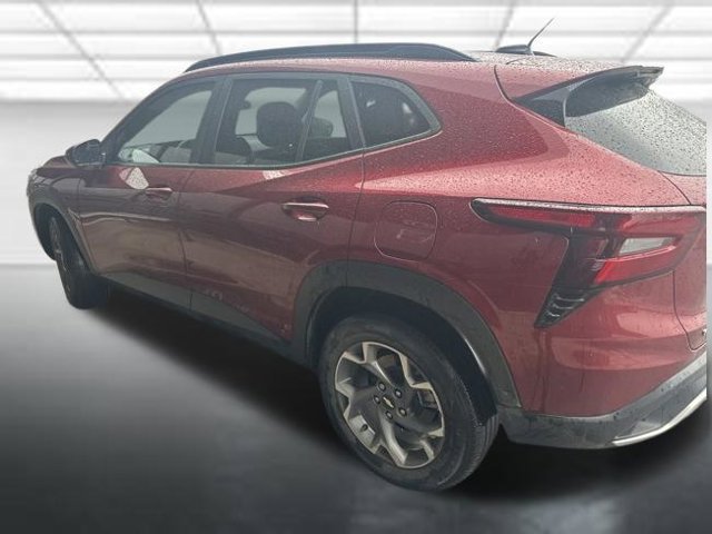 Used 2024 Chevrolet Trax LT FWD image 3