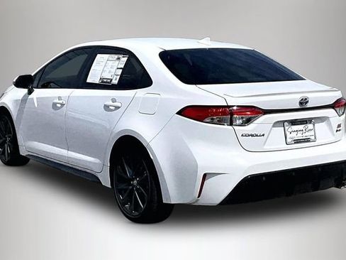 Used 2025 Toyota Corolla SE FWD image 4