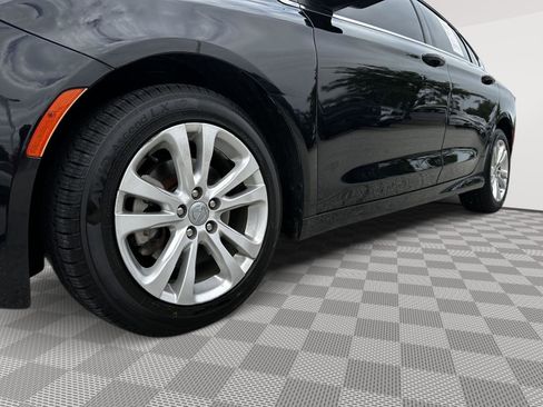 Used 2016 Chrysler 200 Limited w/ Convenience Group FWD image 6