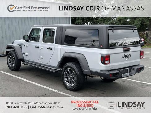 Certified 2024 Jeep Gladiator Sport AWD/4WD image 8
