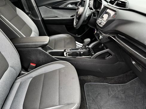 Used 2023 Chevrolet TrailBlazer LT image 9