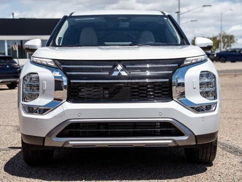 New 2026 Mitsubishi Outlander SE AWD/4WD image 2