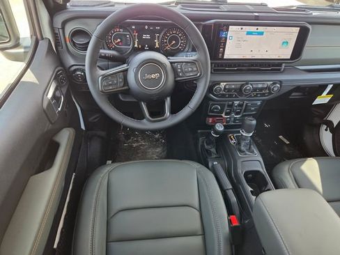 New 2026 Jeep Gladiator Mojave image 10