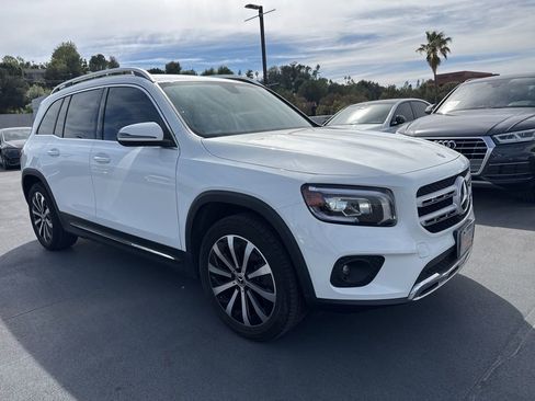 Used 2022 Mercedes-Benz GLB 250 4MATIC image 3