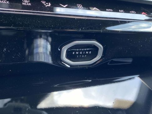 New 2026 Jeep Grand Cherokee Limited w/ Luxury Tech Group II RWD image 27