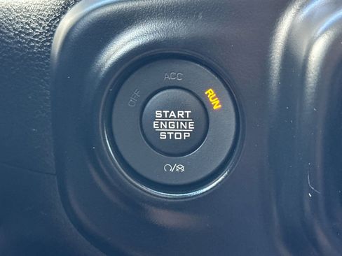 Used 2022 Jeep Gladiator Sport AWD/4WD image 23