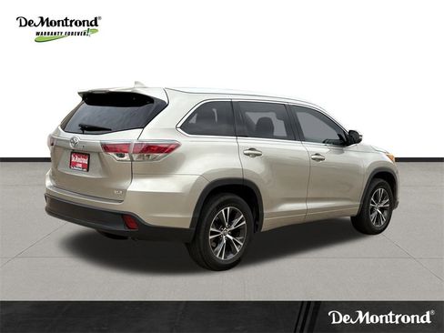 Used 2016 Toyota Highlander XLE image 5