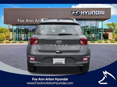New 2025 Hyundai Venue Limited image 4